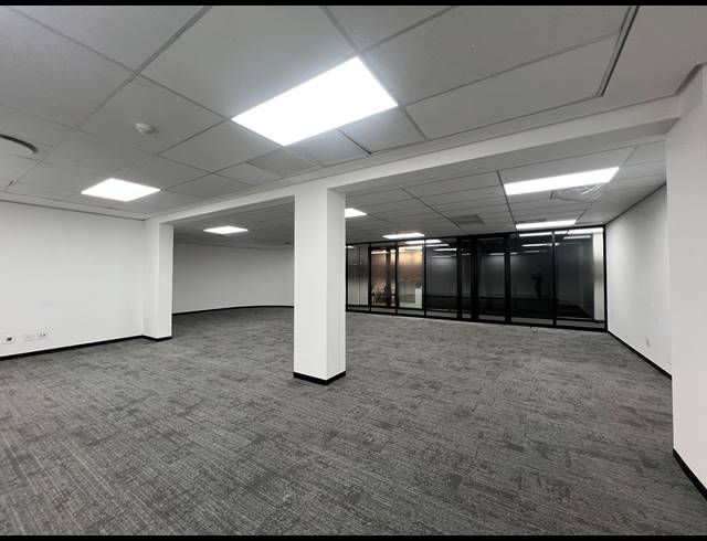 141M² OFFICE TO LET IN SANDHURST